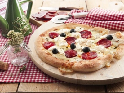Pizza à la Mozzarella, Ricotta et Saucisson Piquant - Galbani