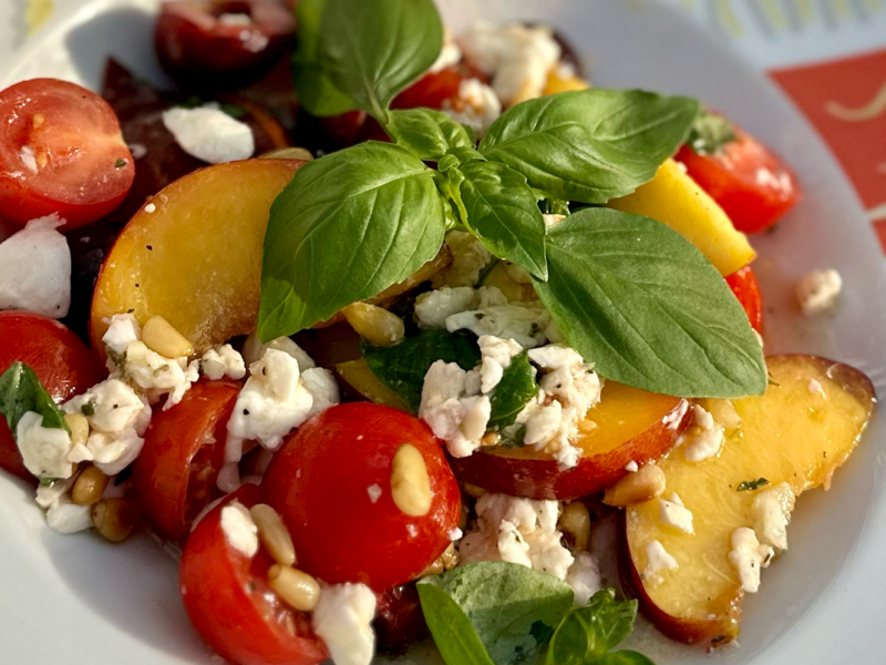 Salade de pêches & burrata - Galbani